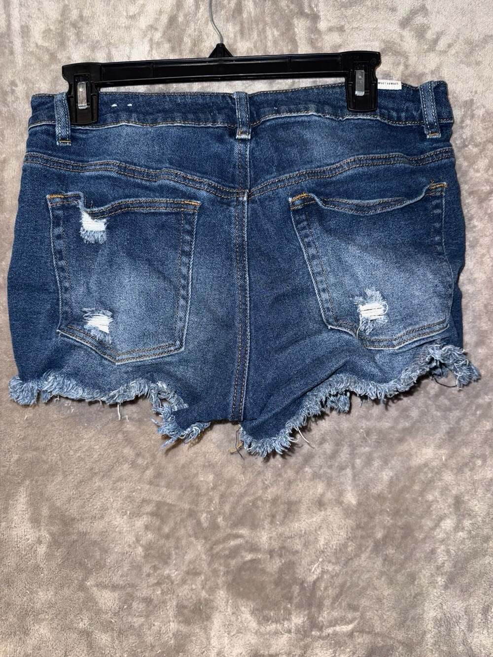 Almost Famous Distressed Raw Hem Denim Shorts Size 11 - Picture 7 of 9